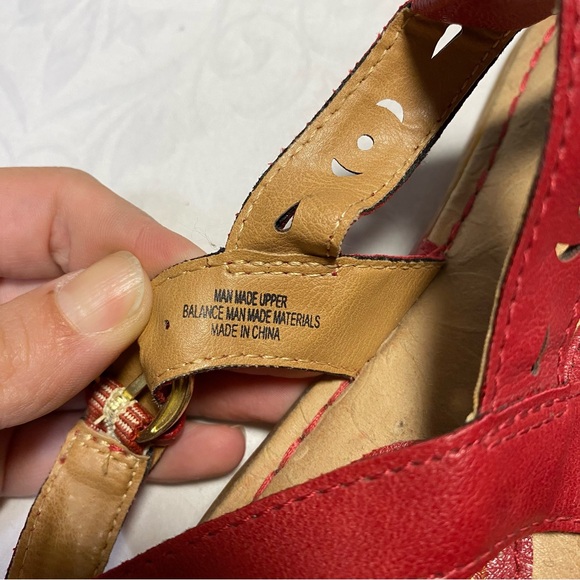 Born concept red T Strap Thong sandals size 6M Eyelet Vegan Leather Good Used C - Picture 7 of 8